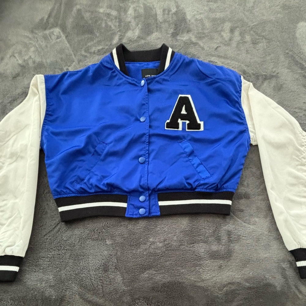 Light weight button up cropped jacket